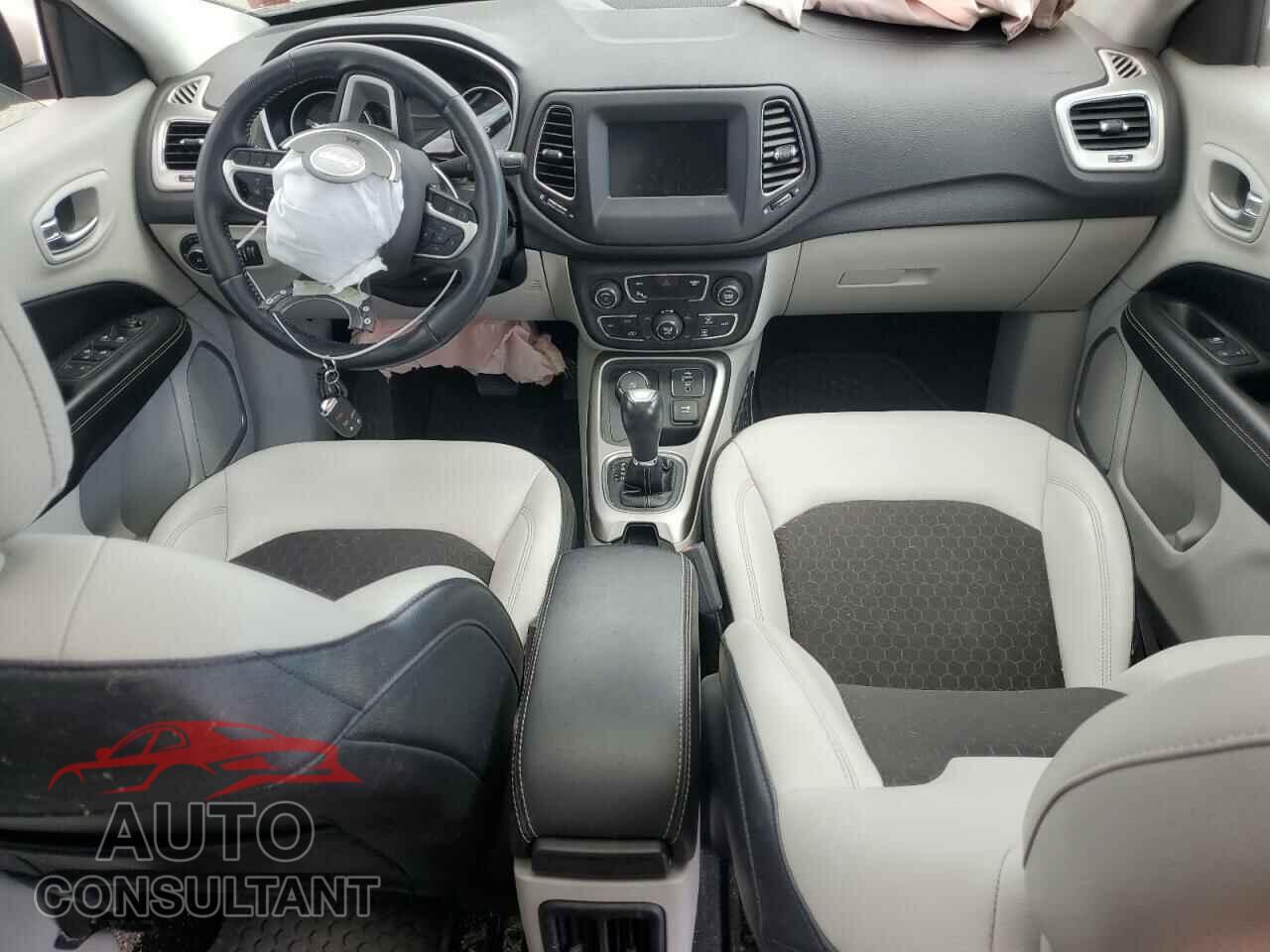 JEEP COMPASS 2018 - 3C4NJDBB8JT162472