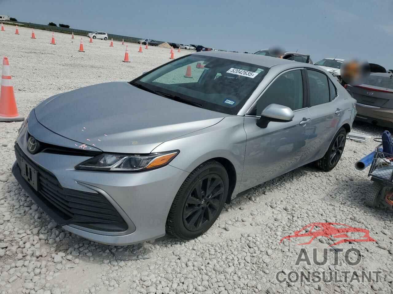 TOYOTA CAMRY 2022 - 4T1C11AK9NU074044