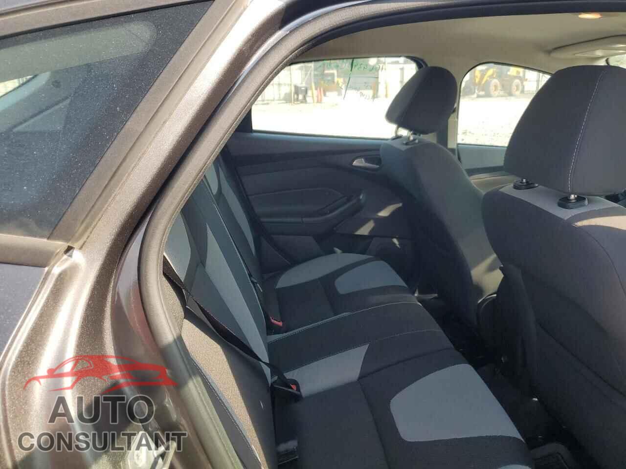 FORD FOCUS 2014 - 1FADP3K2XEL329474