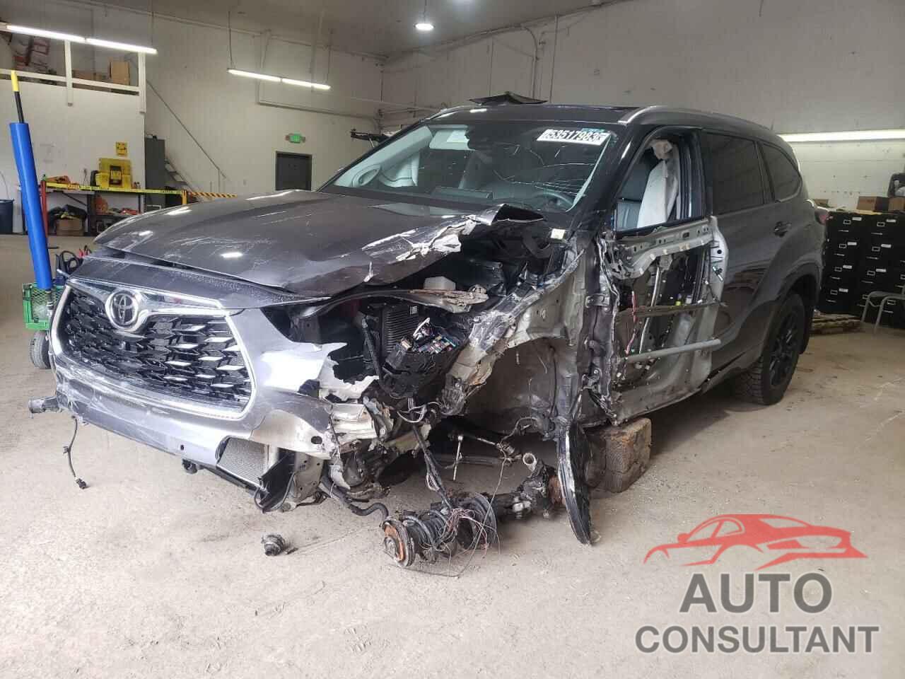 TOYOTA HIGHLANDER 2022 - 5TDFZRBH8NS203536