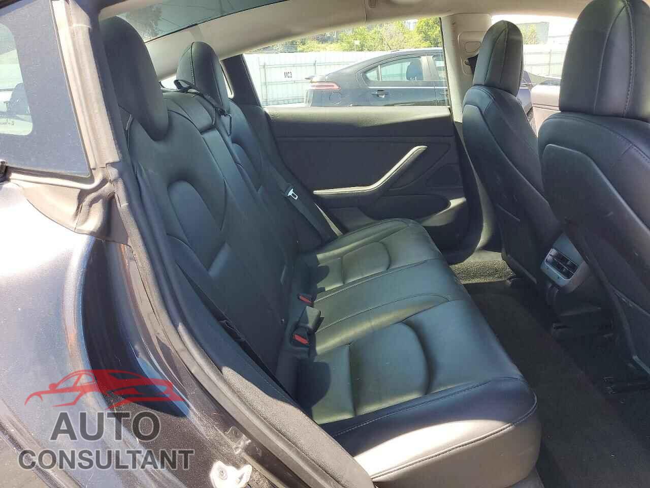 TESLA MODEL 3 2018 - 5YJ3E1EA9JF158510