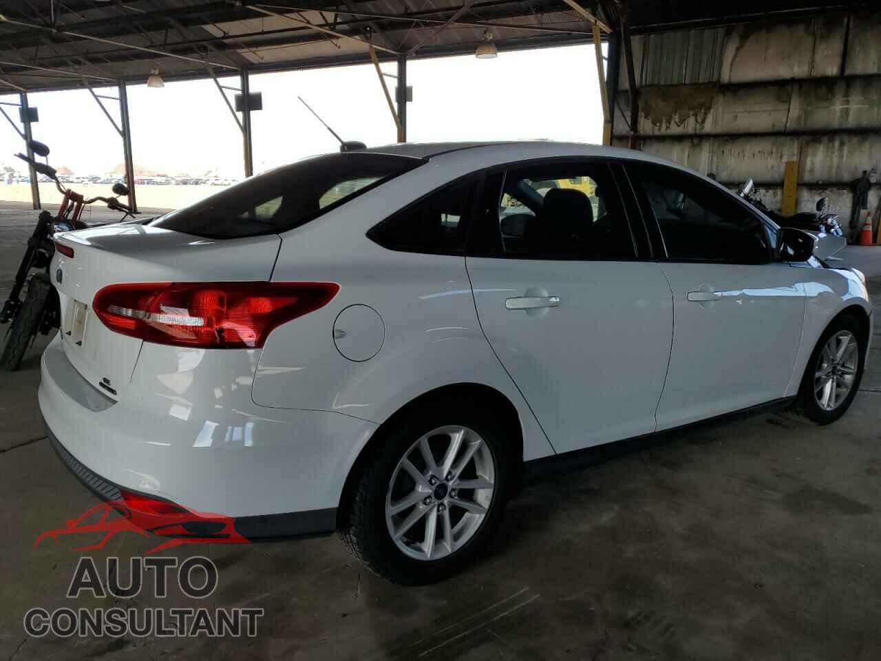 FORD FOCUS 2015 - 1FADP3F26FL232137
