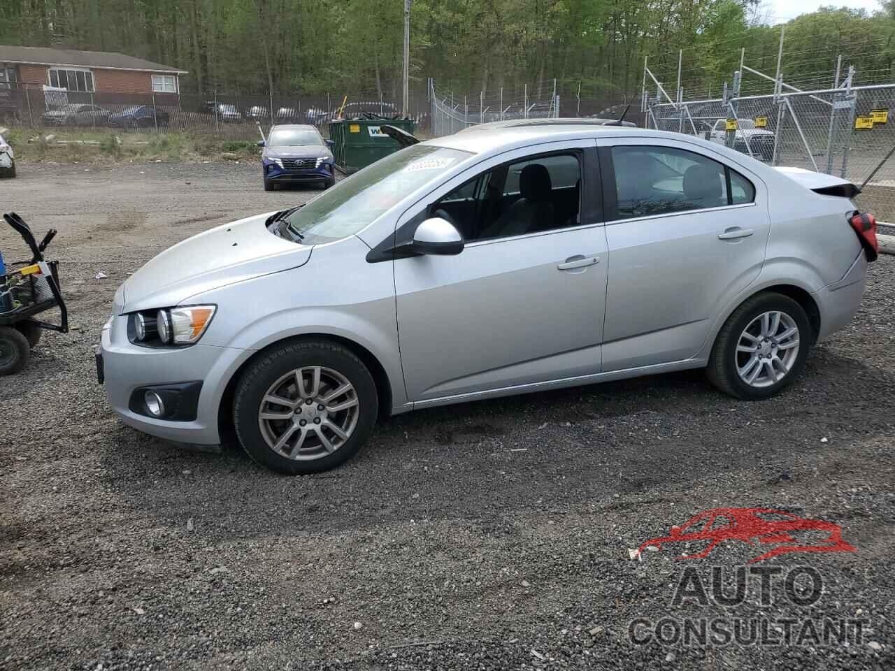 CHEVROLET SONIC 2012 - 1G1JC5SH8C4174559
