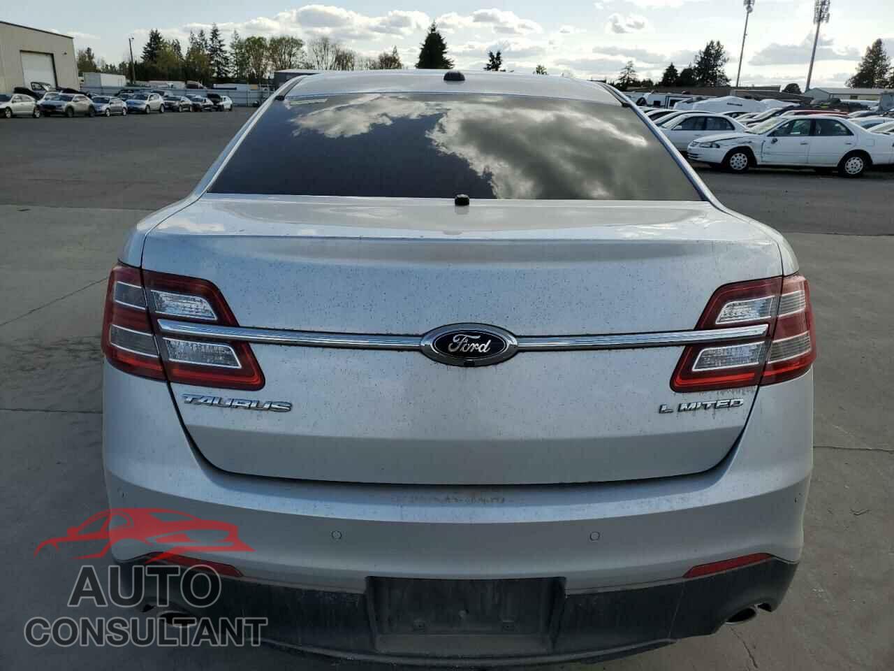 FORD TAURUS 2015 - 1FAHP2F87FG180347