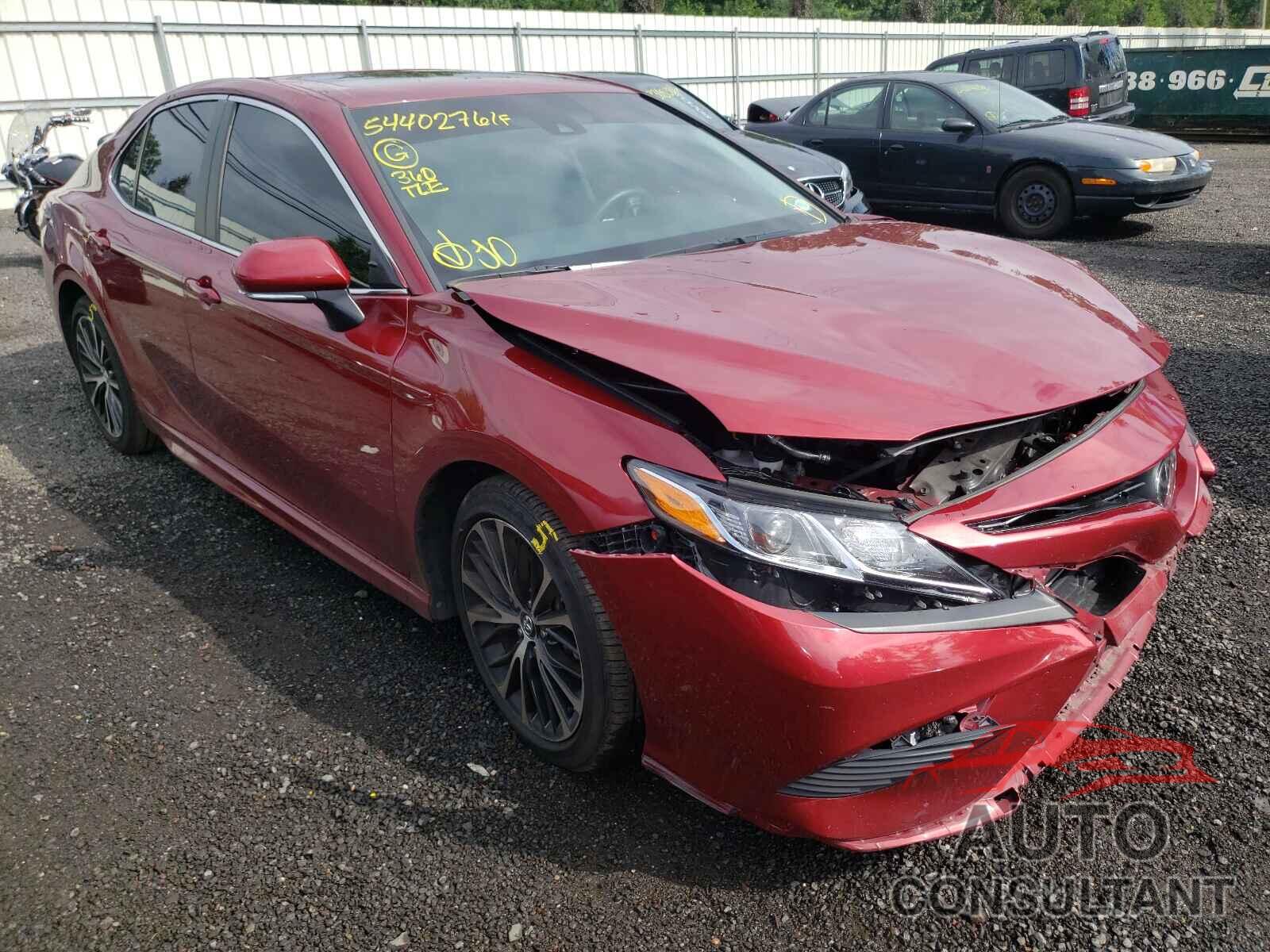 TOYOTA CAMRY 2018 - 4T1B11HK3JU520104