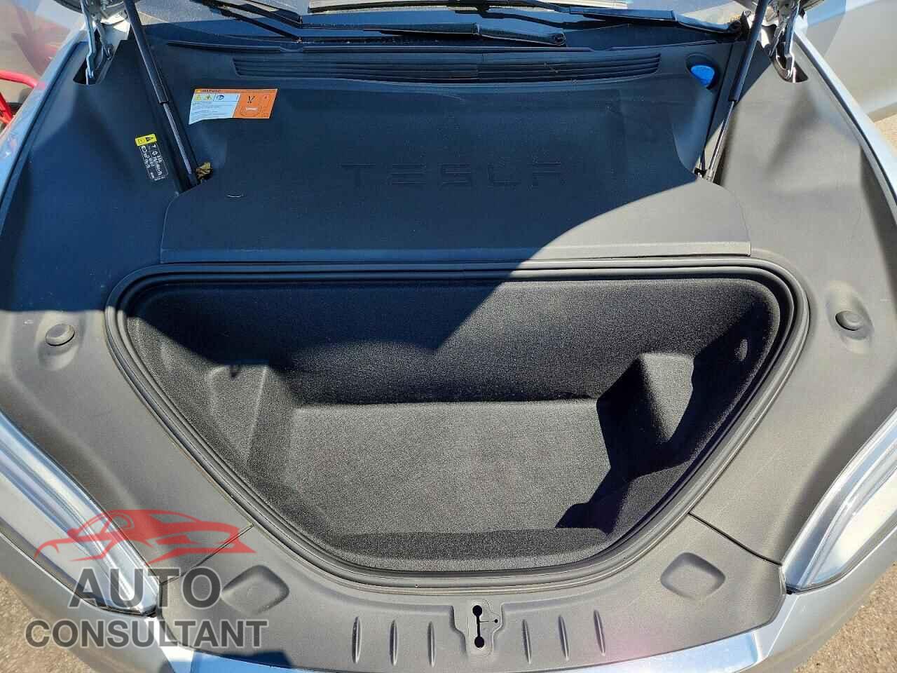 TESLA MODEL S 2017 - 5YJSA1E2XHF230373