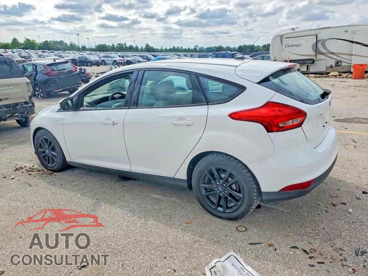 FORD FOCUS 2016 - 1FADP3K28GL239341