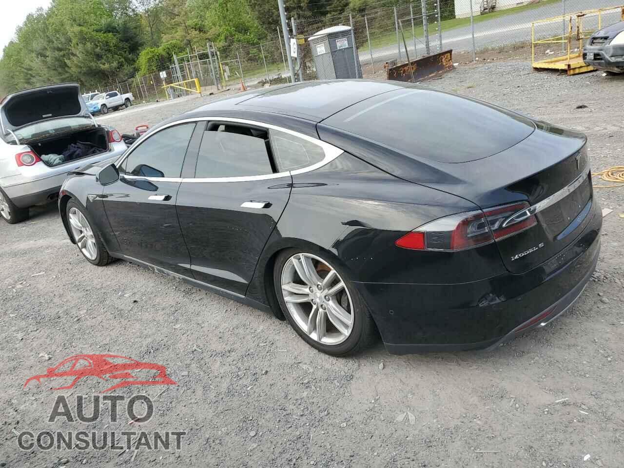 TESLA MODEL S 2015 - 5YJSA1E21FF116677