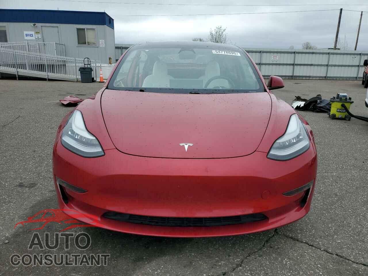 TESLA MODEL 3 2021 - 5YJ3E1EB2MF855109