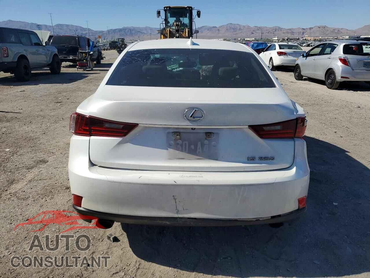 LEXUS IS 2015 - JTHBF1D20F5061013