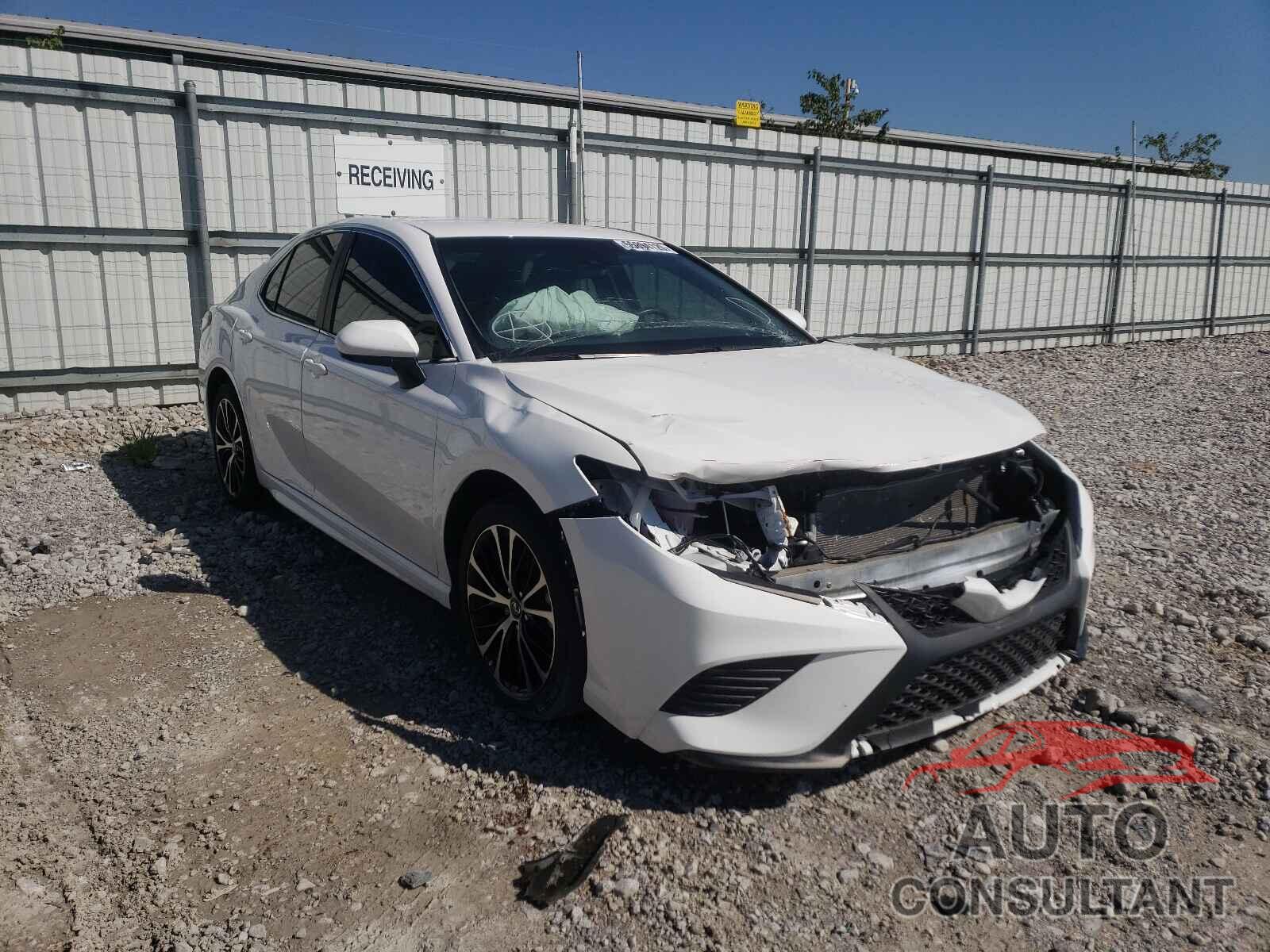 TOYOTA CAMRY 2018 - 4T1B11HK7JU145169