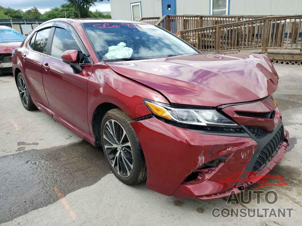 TOYOTA CAMRY 2018 - 4T1B11HK0JU514194