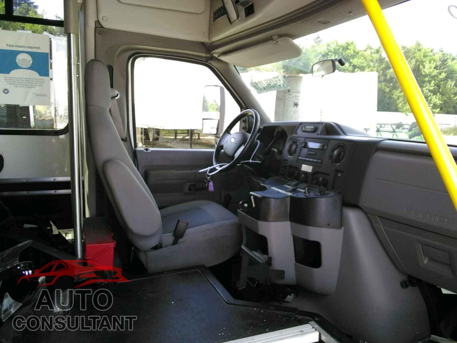 FORD ECONOLINE 2017 - 1FDEE3FS6HDC77818