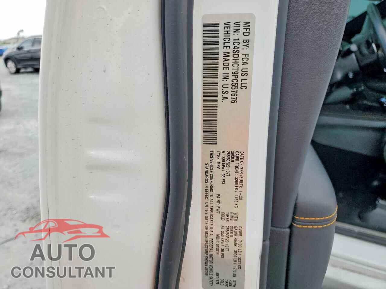 DODGE DURANGO 2023 - 1C4SDHCT9PC557676