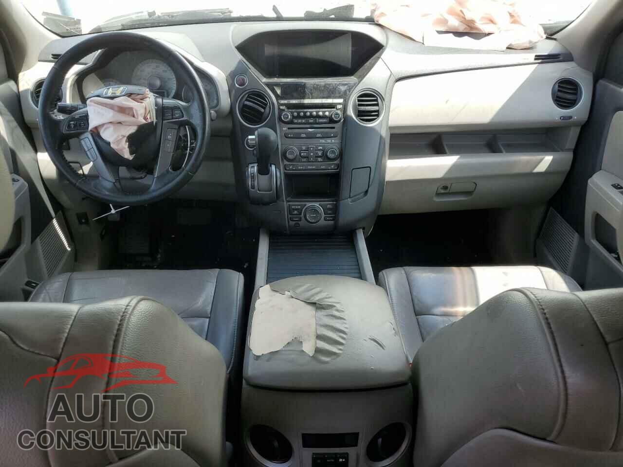 HONDA PILOT 2015 - 5FNYF4H90FB004748