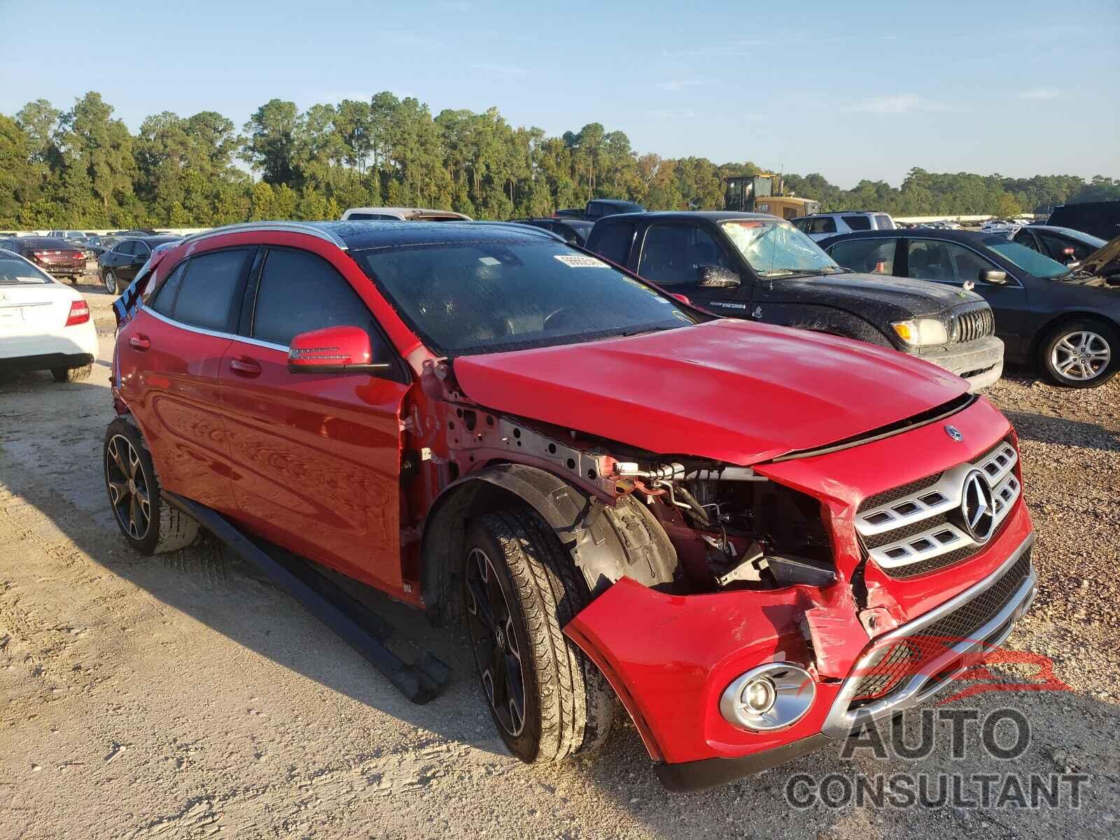 MERCEDES-BENZ GLA-CLASS 2019 - WDCTG4EB7KU020195