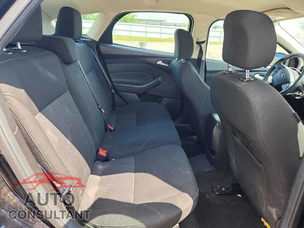 FORD FOCUS 2017 - 1FADP3K26HL339357