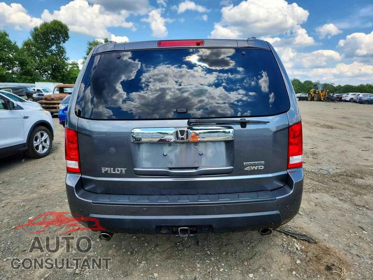 HONDA PILOT 2011 - 5FNYF4H92BB100830