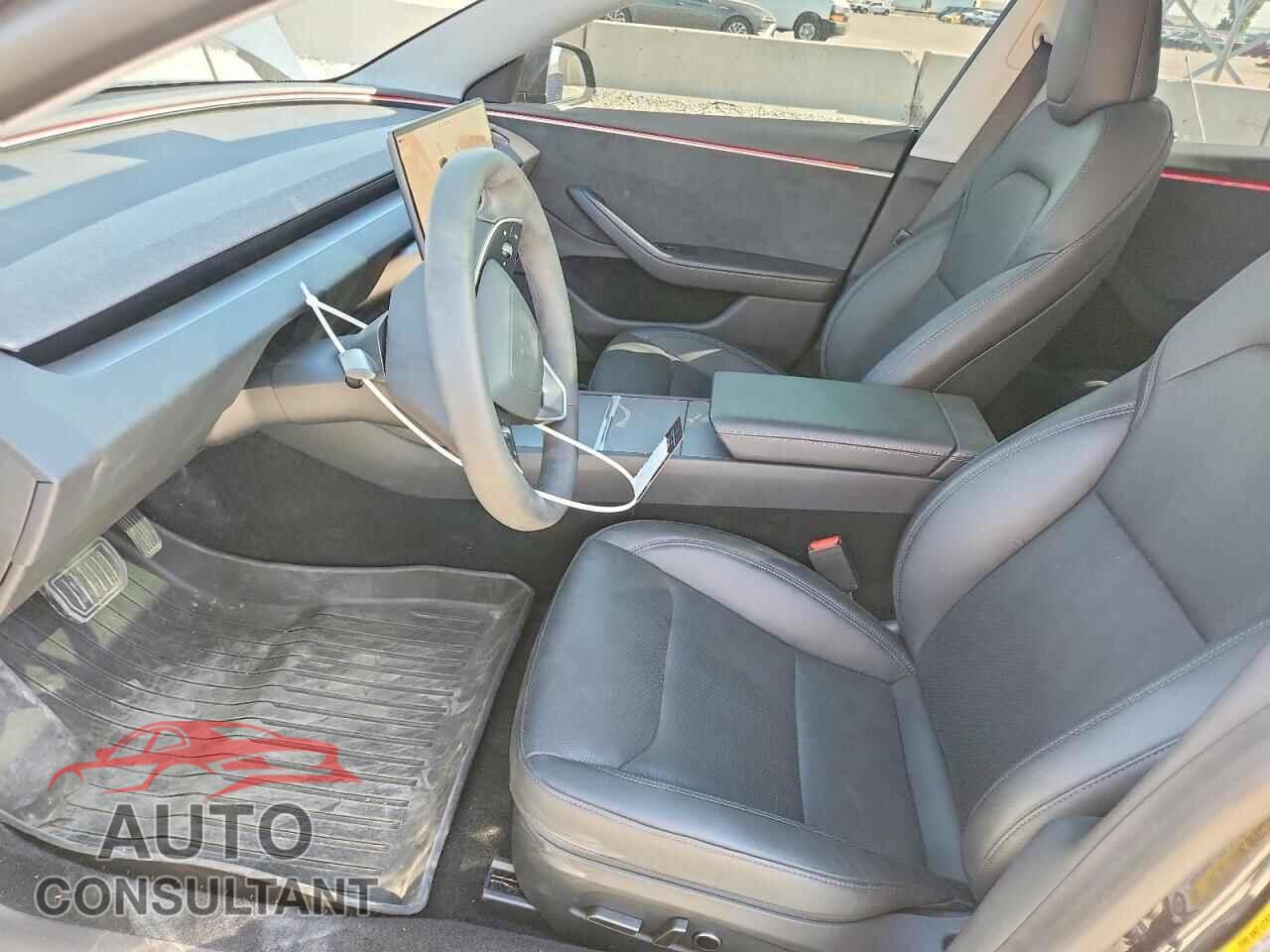 TESLA MODEL 3 2025 - 5YJ3E1EB3SF051219