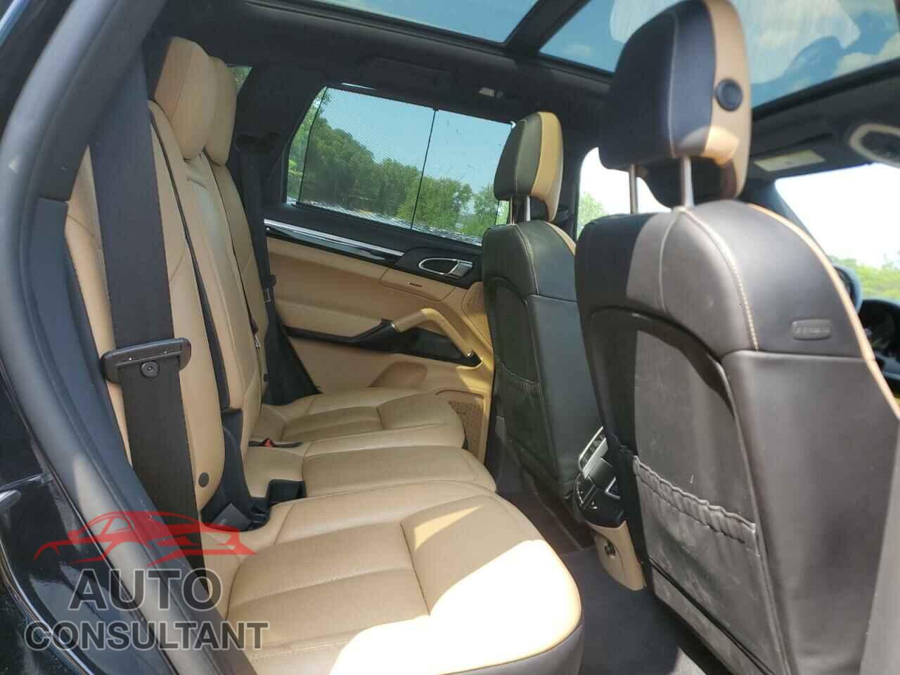 PORSCHE CAYENNE 2016 - WP1AE2A23GLA17545