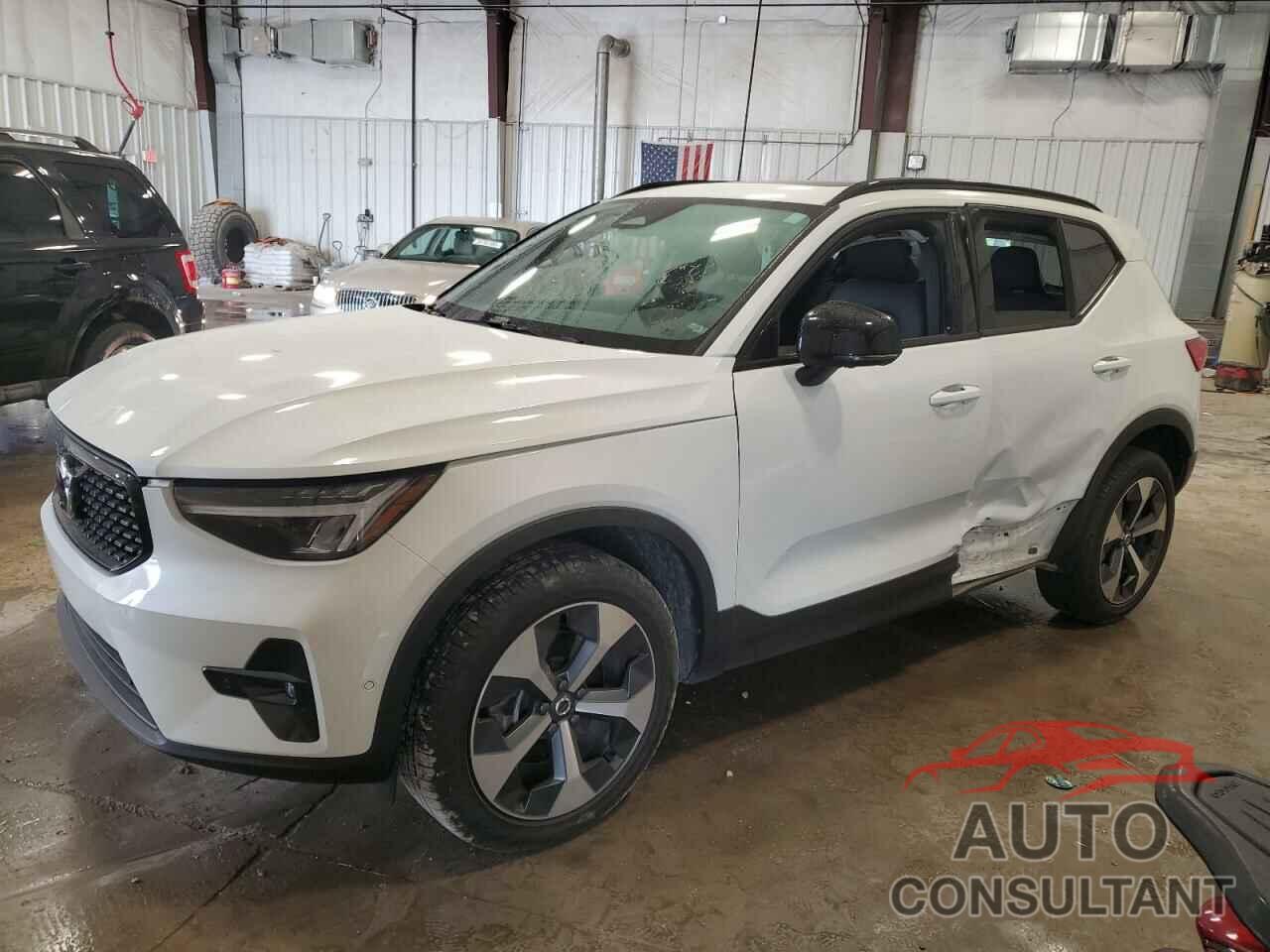 VOLVO XC40 ULTIM 2023 - YV4K92HM4P2037016