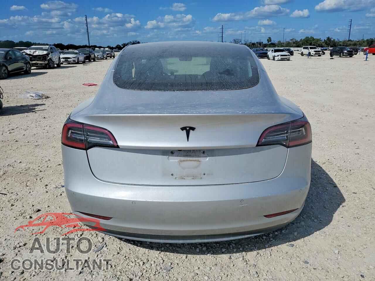 TESLA MODEL 3 2018 - 5YJ3E1EAXJF077337