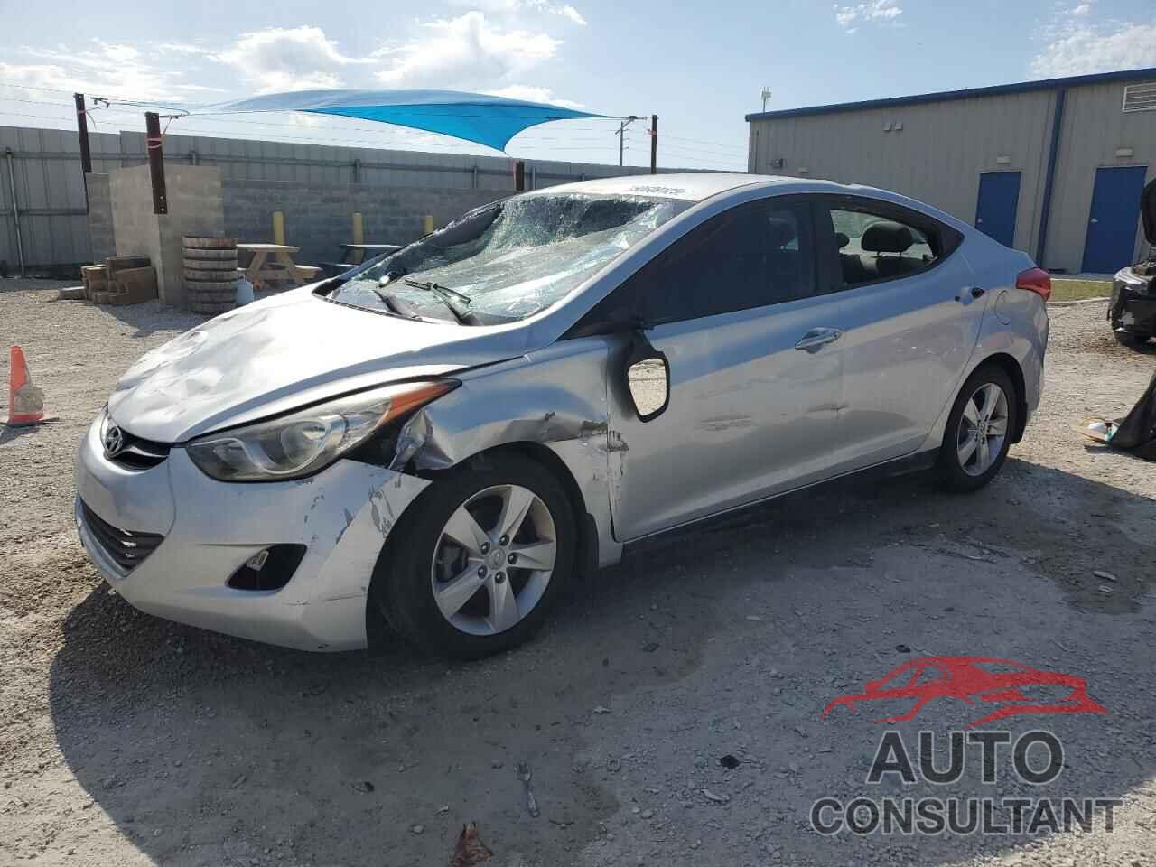 HYUNDAI ELANTRA 2013 - 5NPDH4AE5DH414315