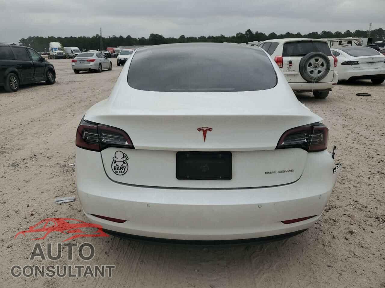 TESLA MODEL 3 2021 - 5YJ3E1EB4MF051099
