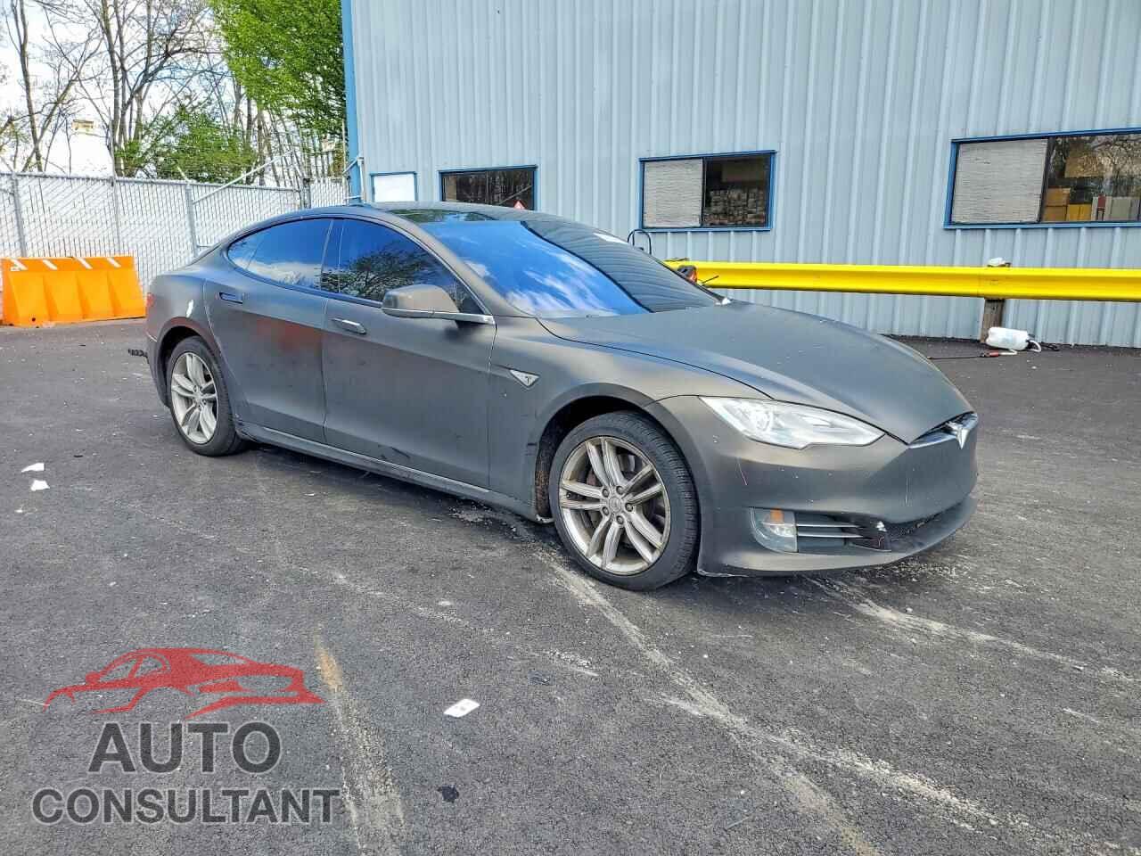TESLA MODEL S 2014 - 5YJSA1H17EFP46124