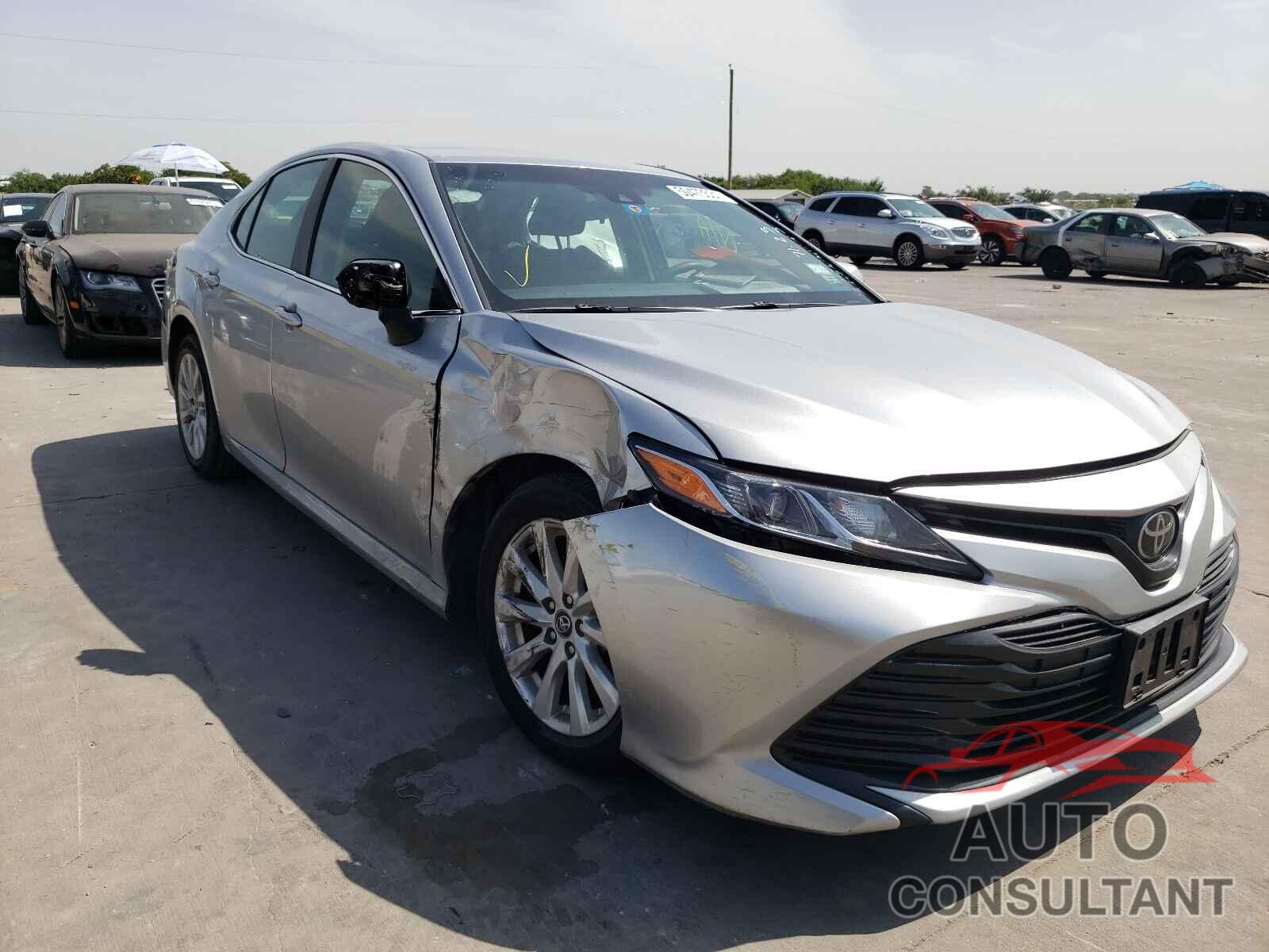 TOYOTA CAMRY 2018 - 4T1B11HK9JU068157