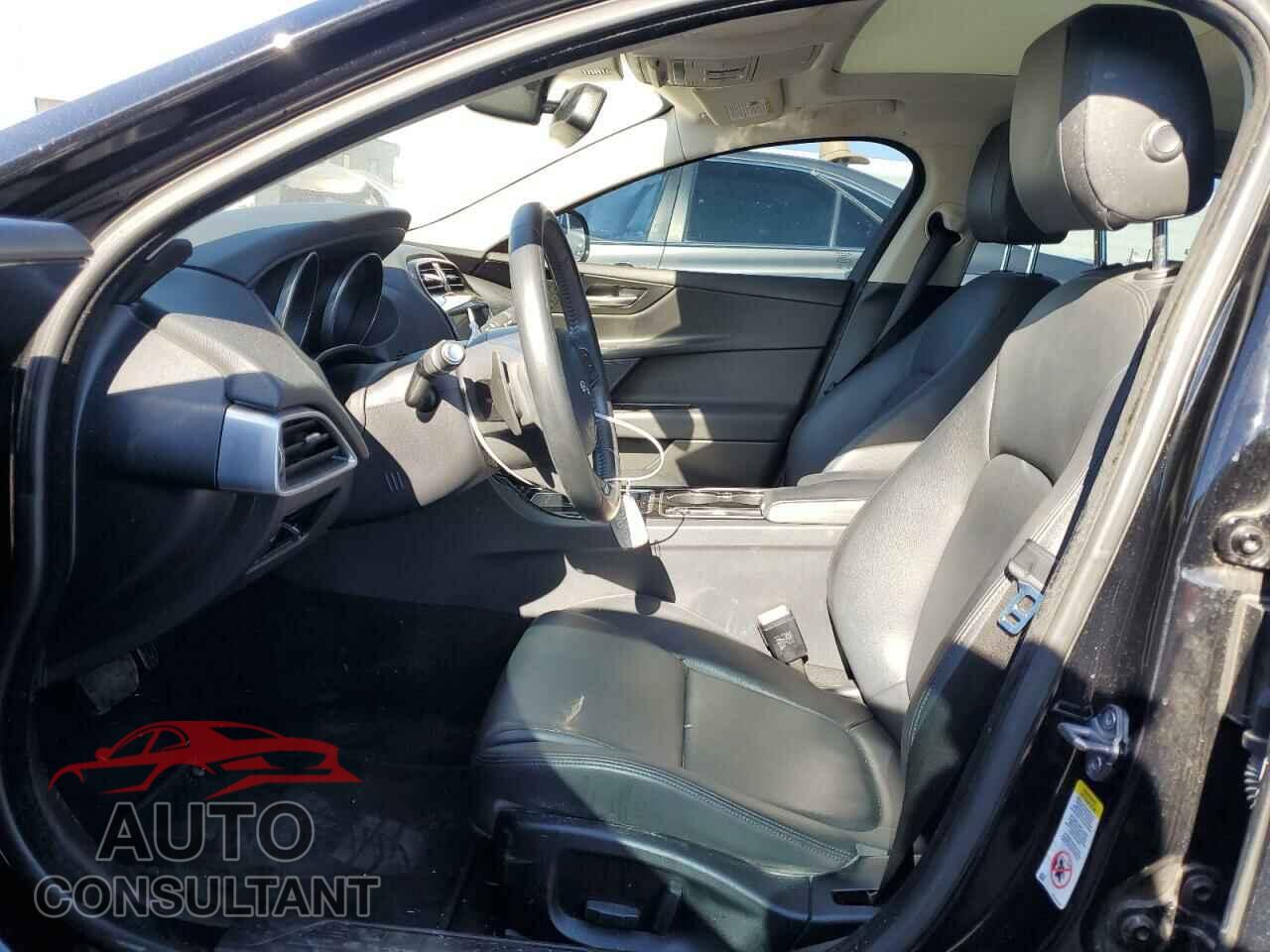 JAGUAR XE 2017 - SAJAR4BG2HA972749