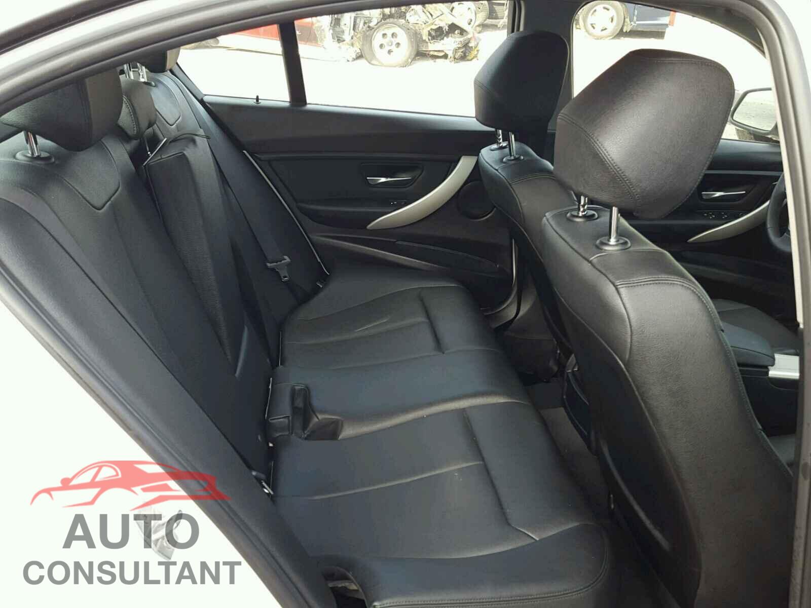 BMW 3 SERIES 2018 - WBA8A9C55JK623452