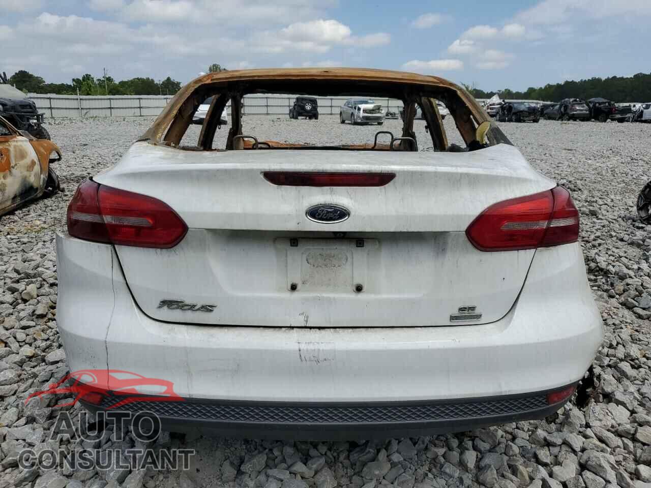 FORD FOCUS 2018 - 1FADP3FE4JL265608