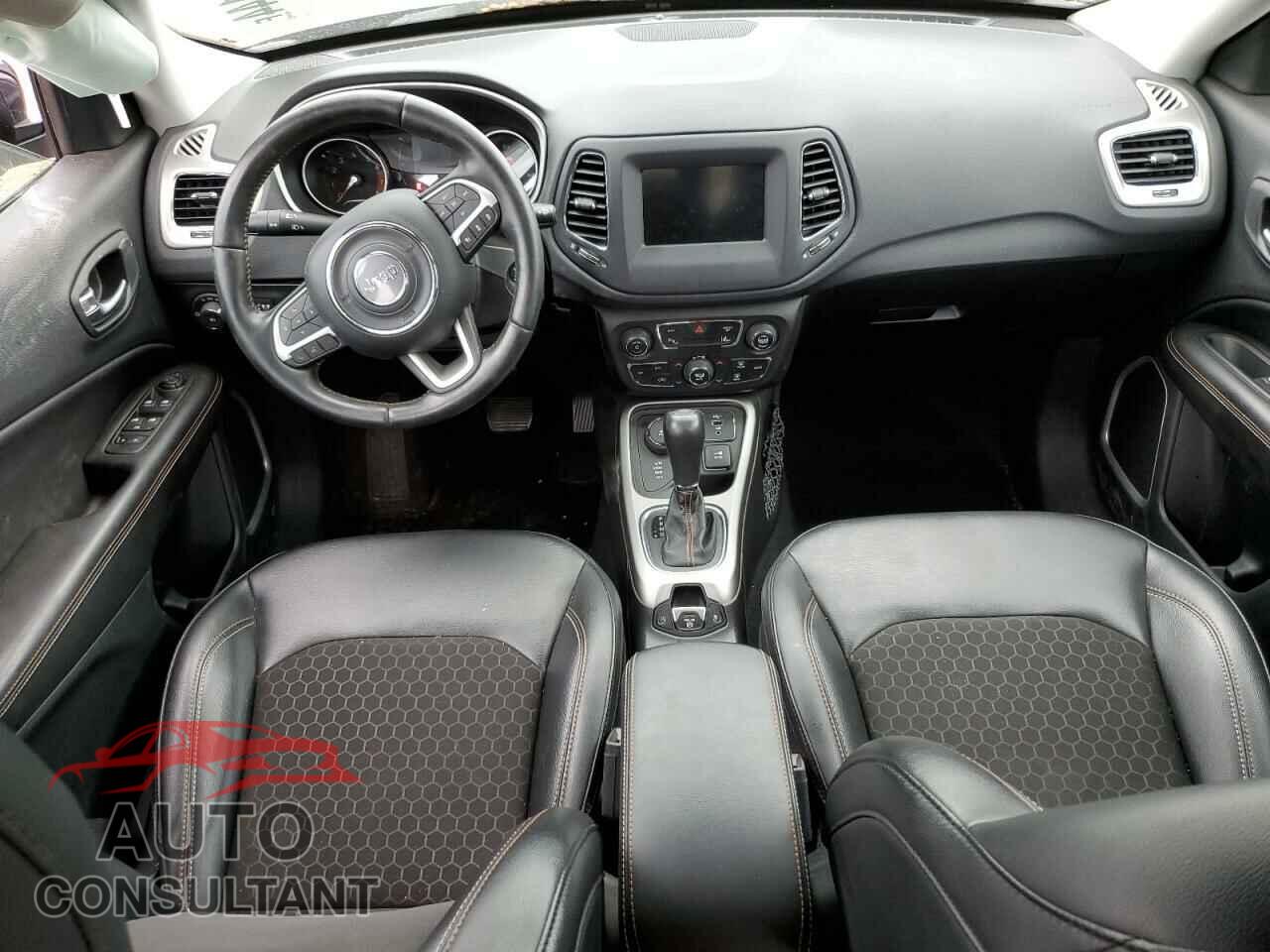 JEEP COMPASS 2020 - 3C4NJDBB4LT255251