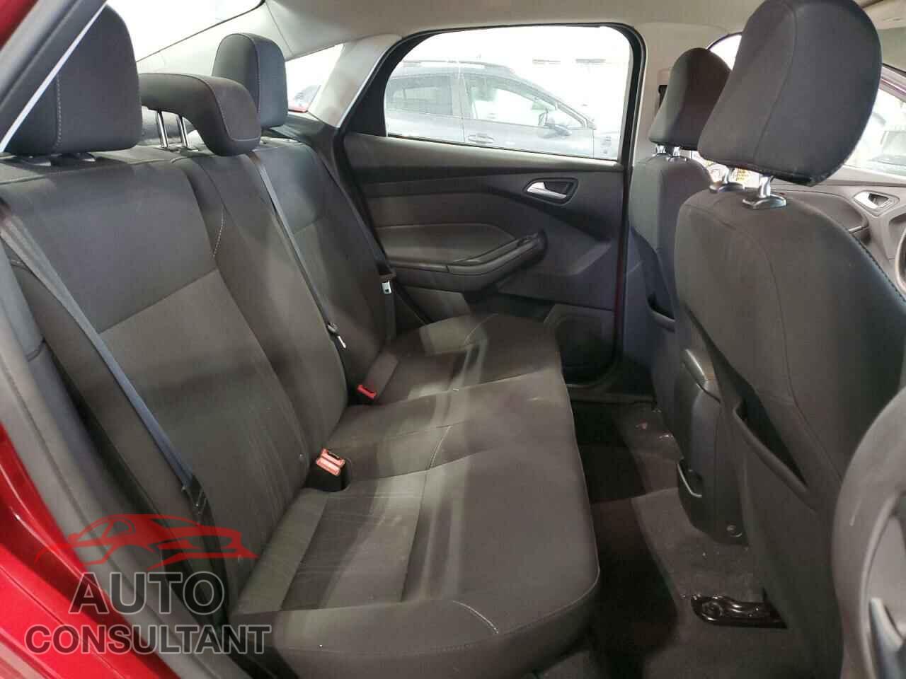 FORD FOCUS 2017 - 1FADP3F26HL219505
