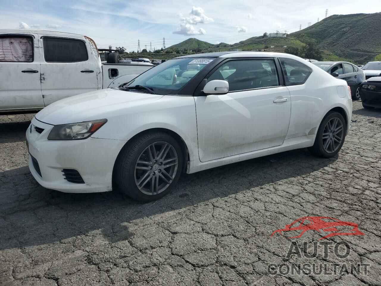 TOYOTA SCION 2011 - JTKJF5C75B3009196