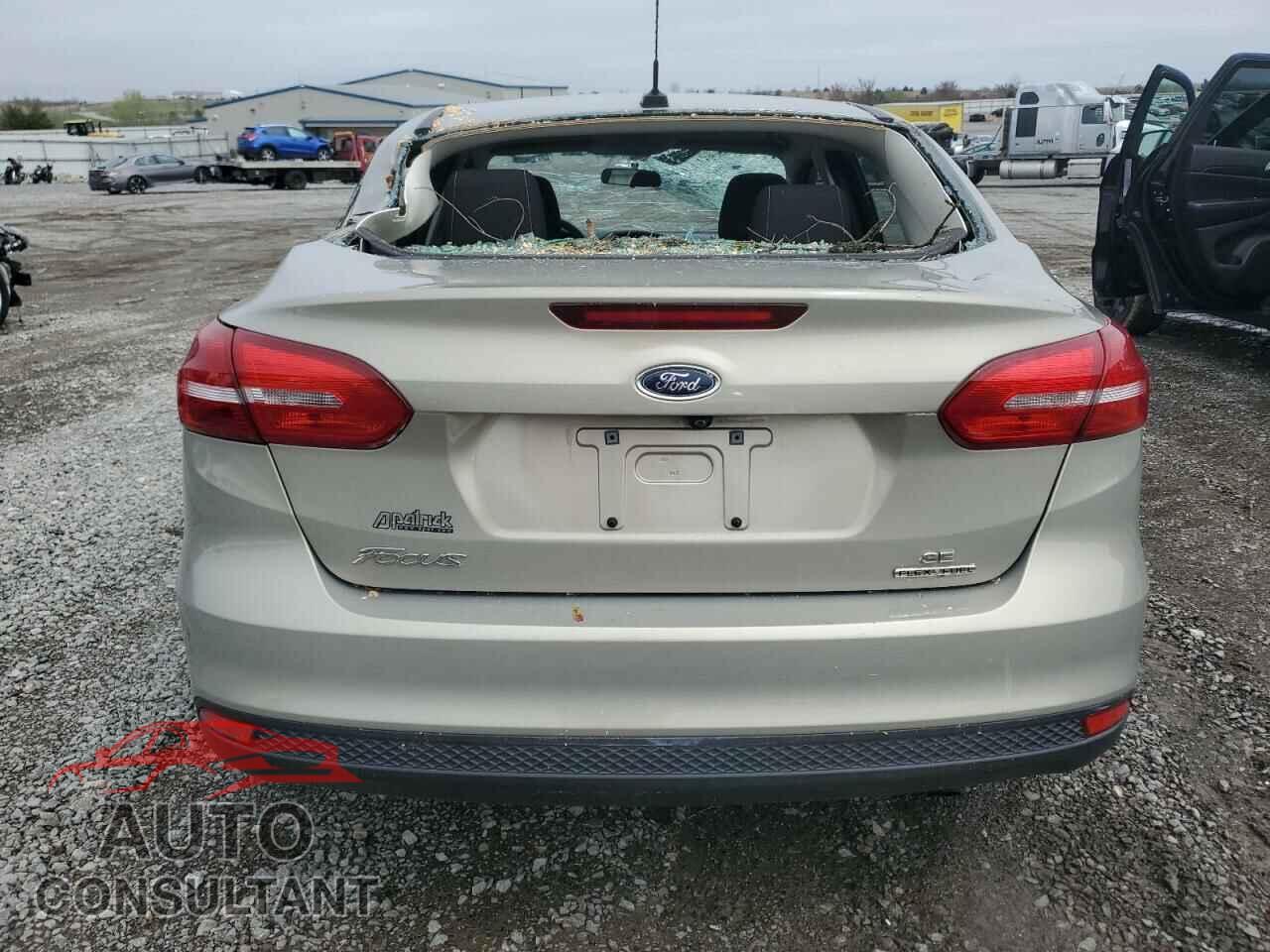 FORD FOCUS 2015 - 1FADP3F21FL329696