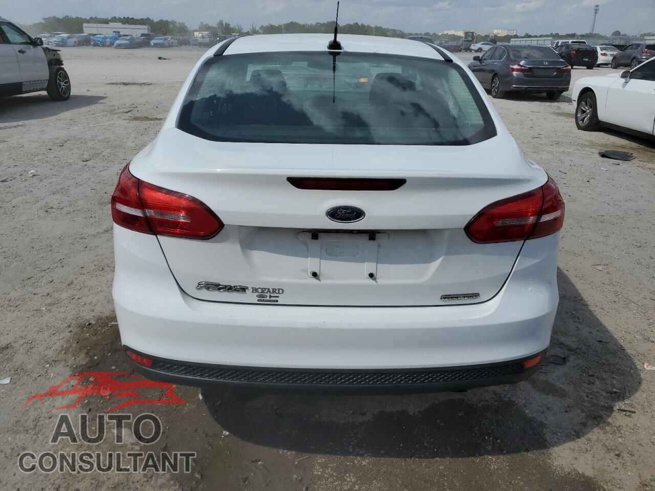 FORD FOCUS 2016 - 1FADP3E26GL250074