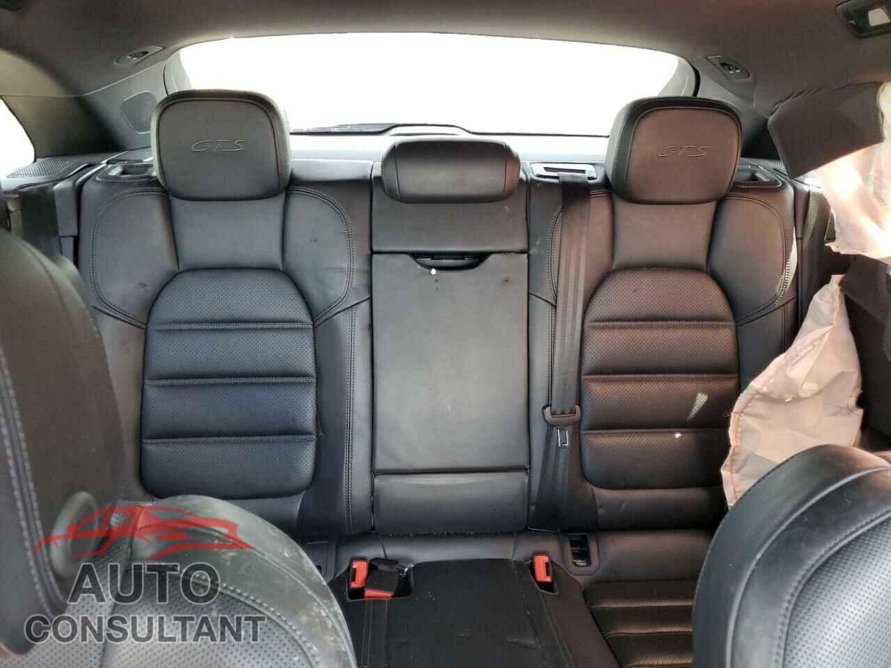 PORSCHE MACAN 2018 - WP1AG2A57JLB63216