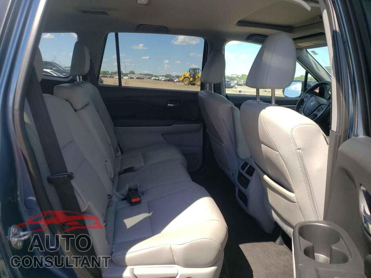 HONDA PILOT 2017 - 5FNYF5H54HB036995