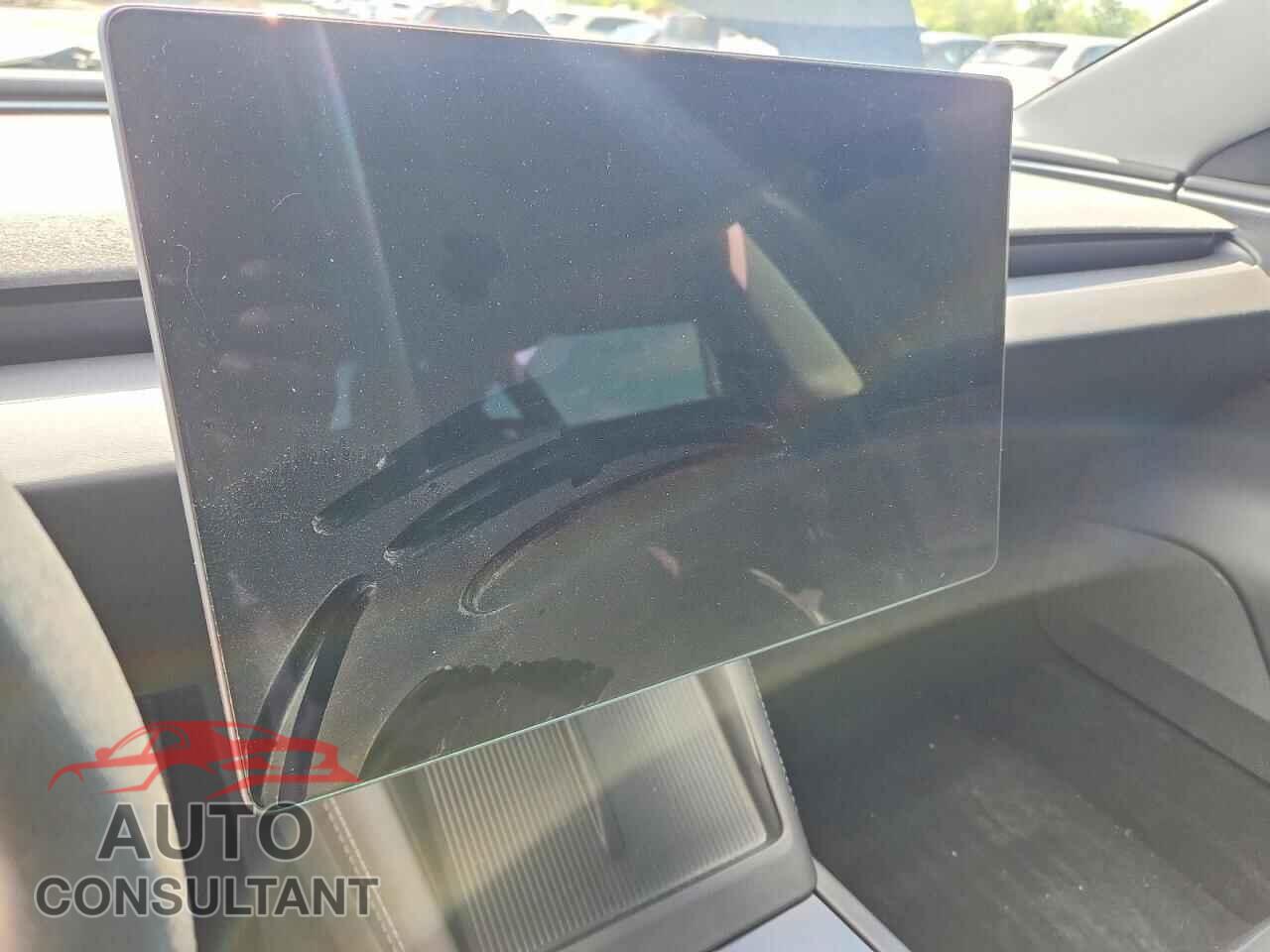 TESLA MODEL 3 2025 - 5YJ3E1EA7SF992650