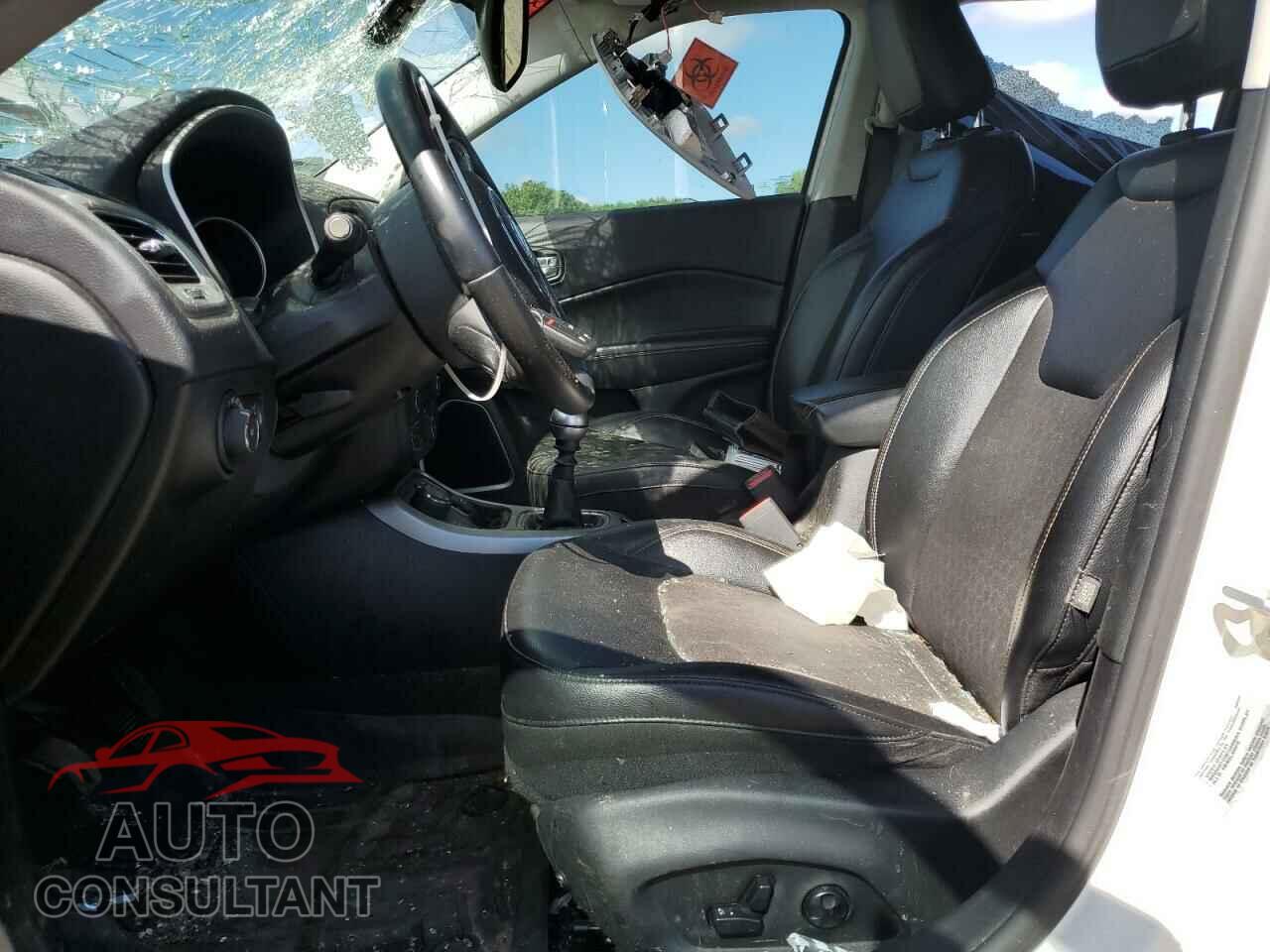 JEEP COMPASS 2017 - 3C4NJDBB1HT646414