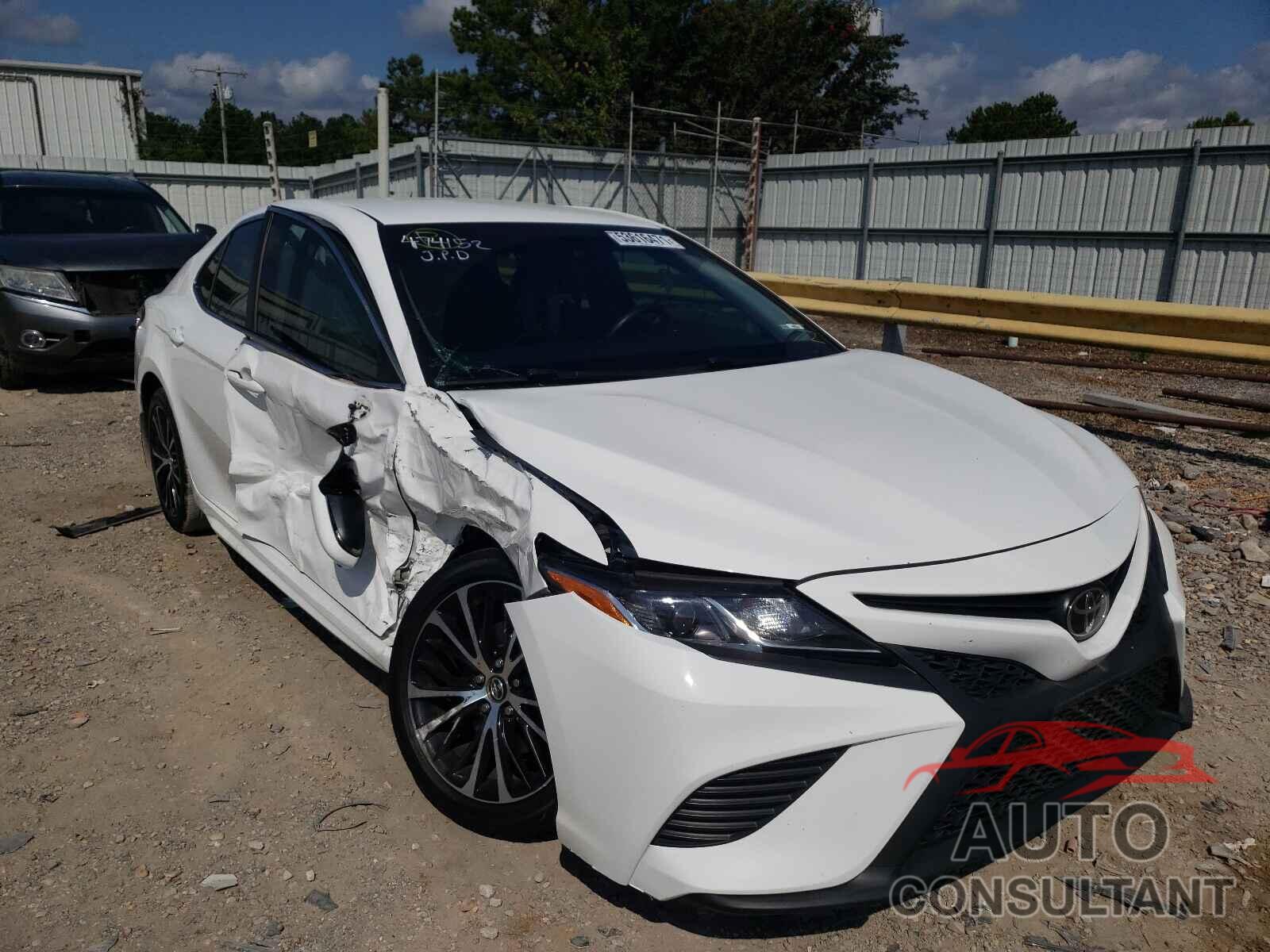 TOYOTA CAMRY 2018 - 4T1B11HK1JU037291