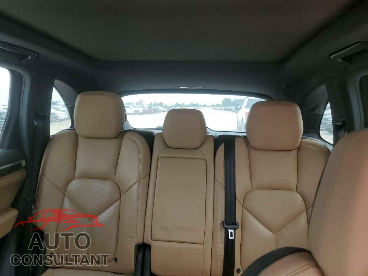 PORSCHE CAYENNE 2016 - WP1AA2A25GKA08511