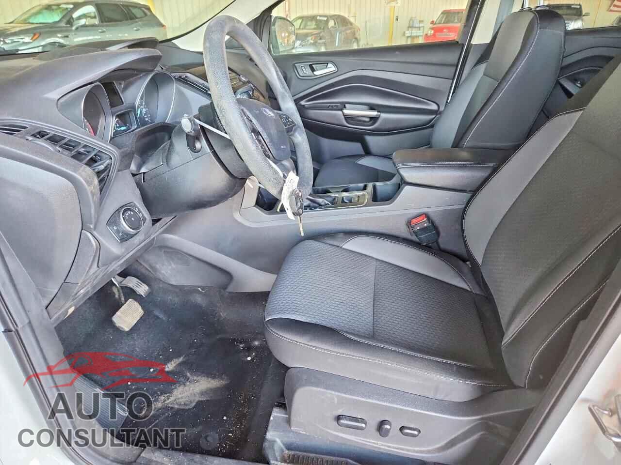 FORD ESCAPE 2017 - 1FMCU9GD2HUB03449
