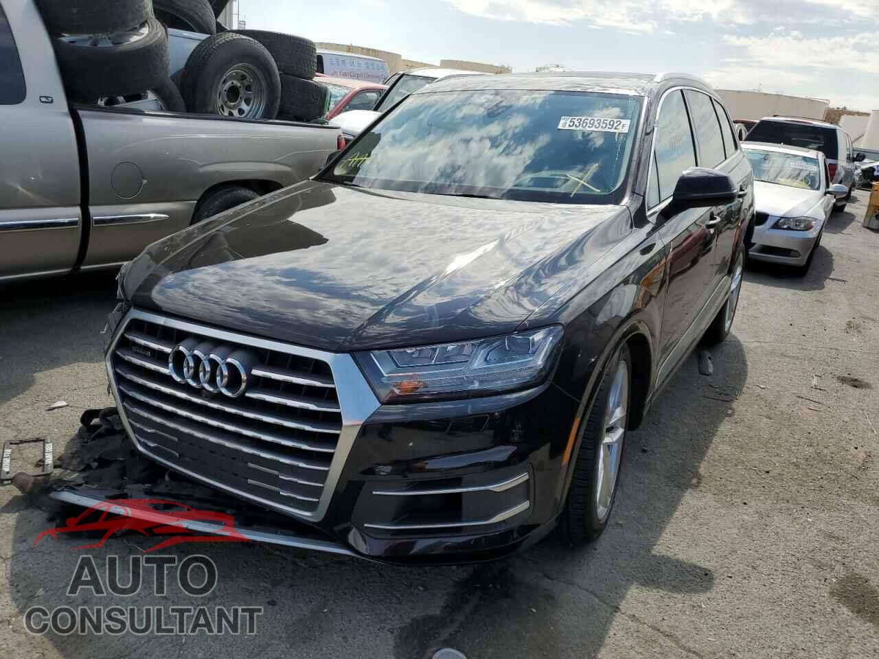 AUDI Q7 2018 - WA1VAAF76JD053304