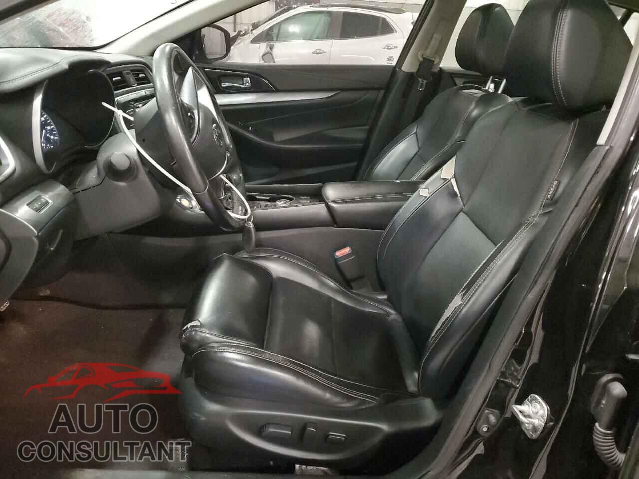NISSAN MAXIMA 2017 - 1N4AA6AP7HC376579
