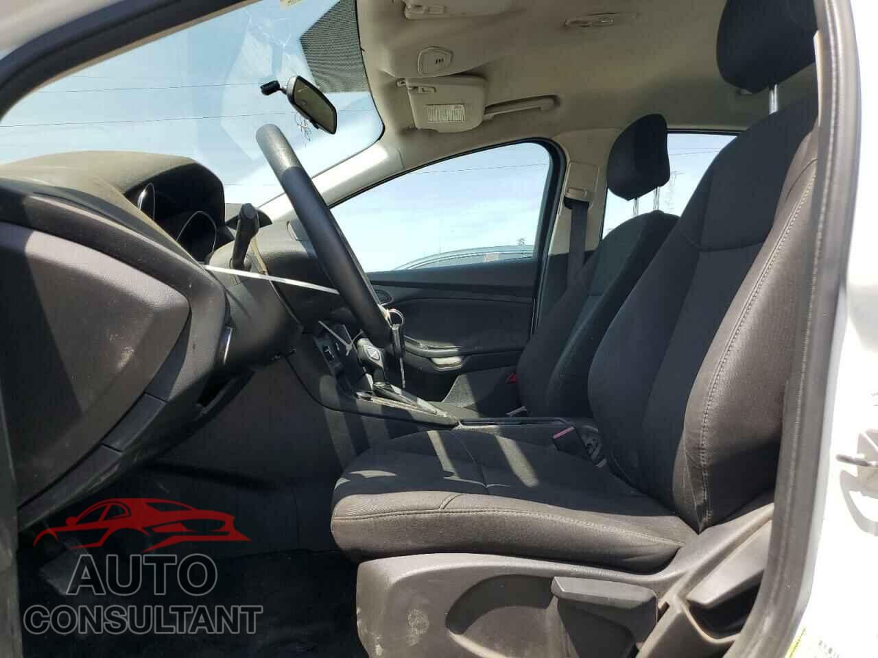 FORD FOCUS 2017 - 1FADP3E29HL286620