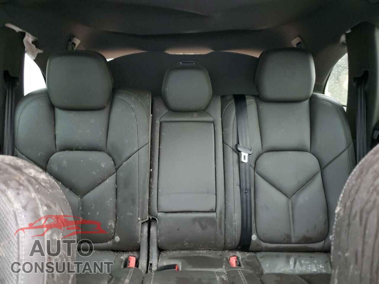PORSCHE CAYENNE 2017 - WP1AA2A2XHKA84260