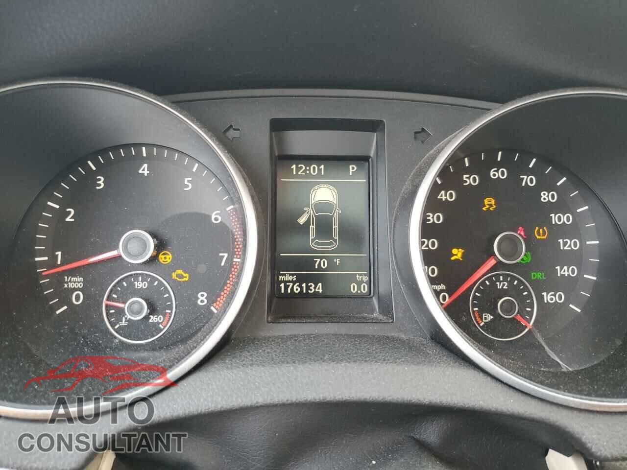 VOLKSWAGEN JETTA 2011 - 3VWPX7AJ4BM685739